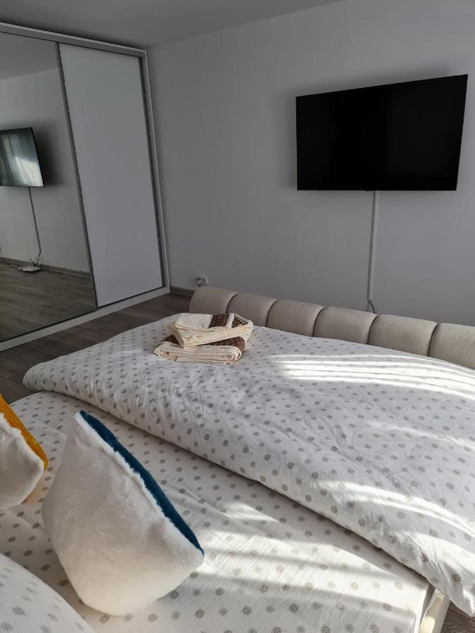 Stephanie Apartment Galati  Luaran gambar